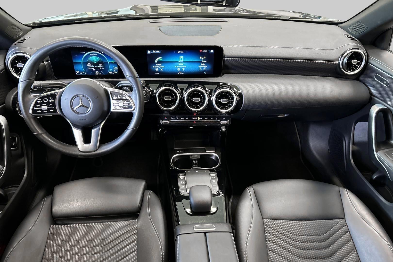 MERCEDES-BENZ CLA 2023