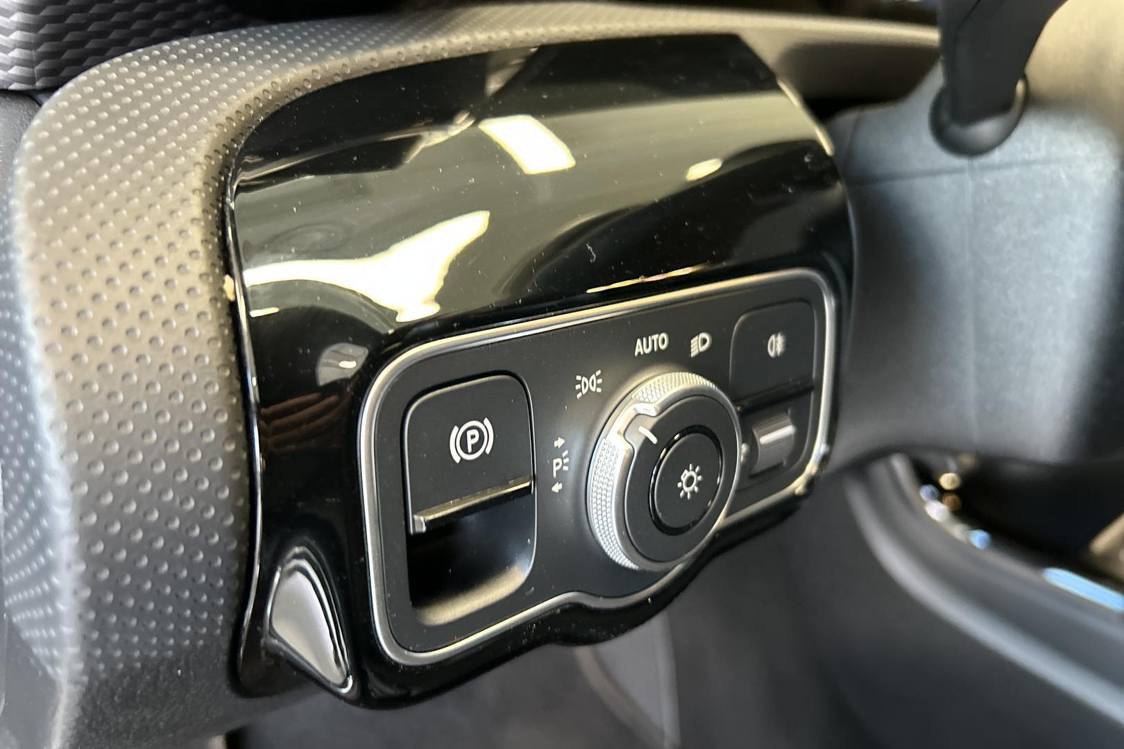 MERCEDES-BENZ CLA 2023