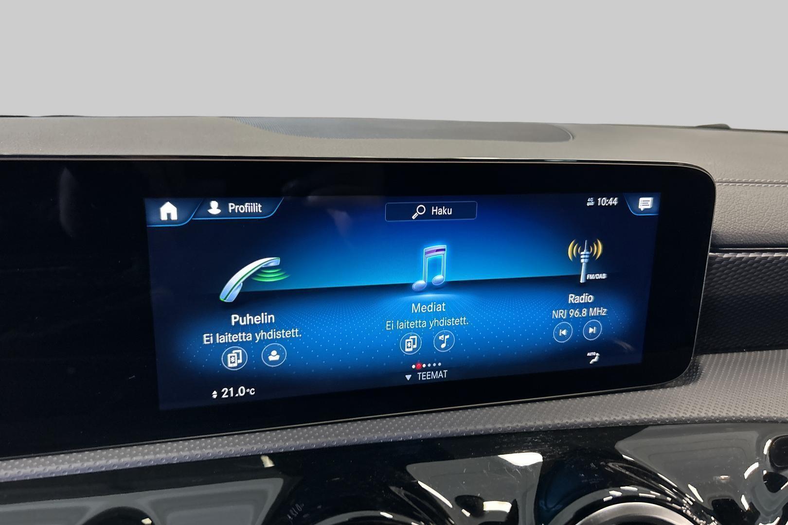 MERCEDES-BENZ CLA 2023