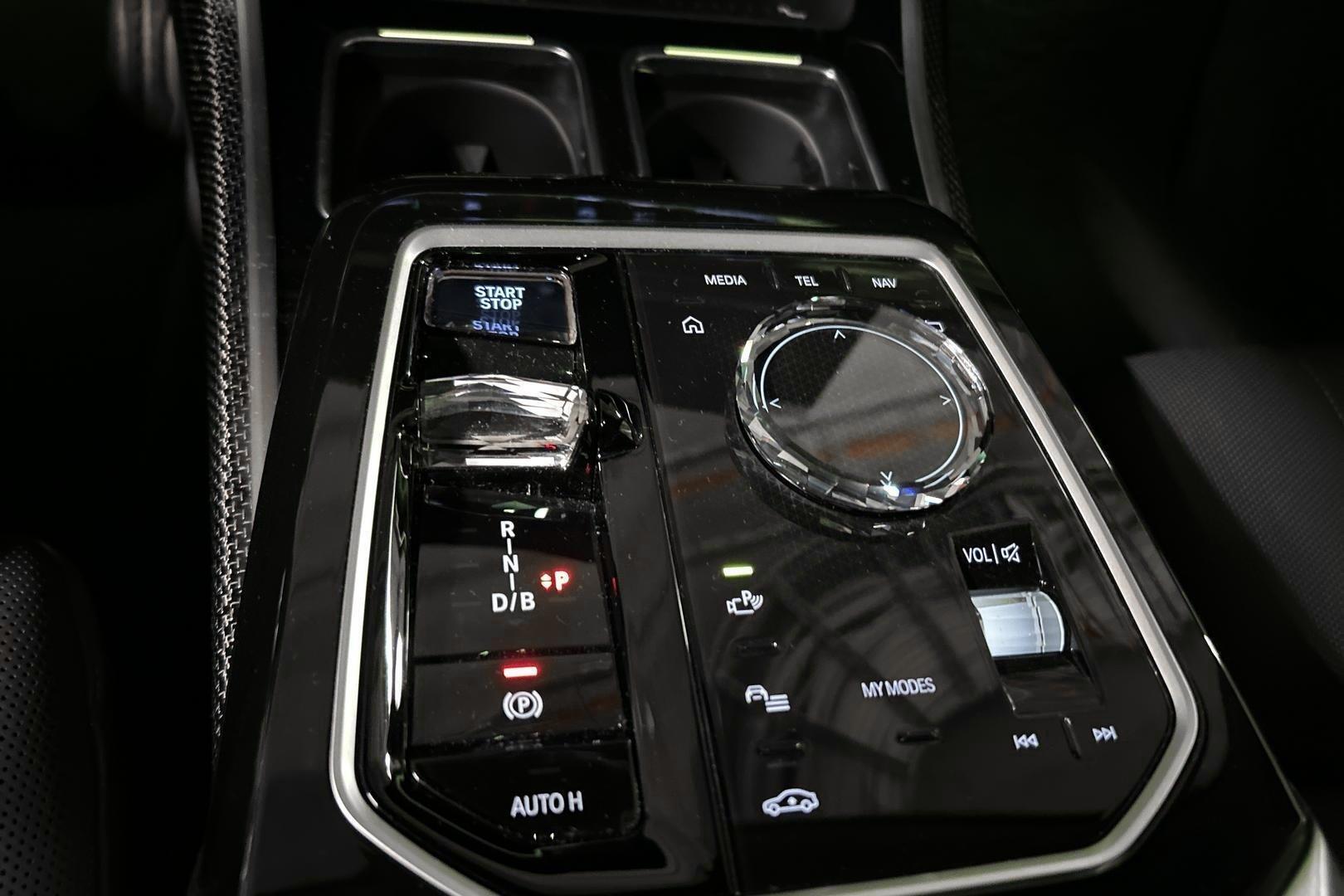 BMW i7 2025