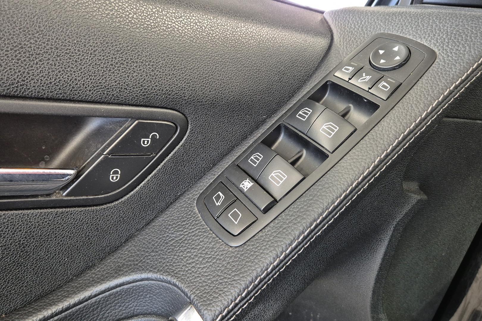 MERCEDES-BENZ R 2008