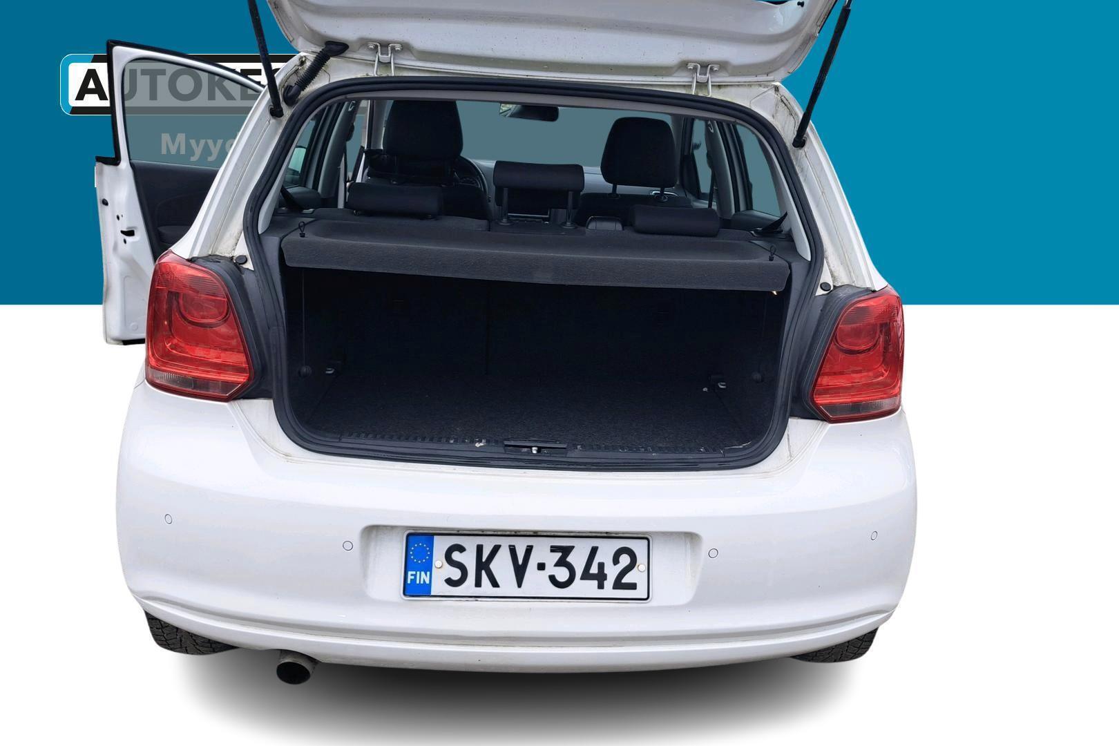 VOLKSWAGEN Polo 2013