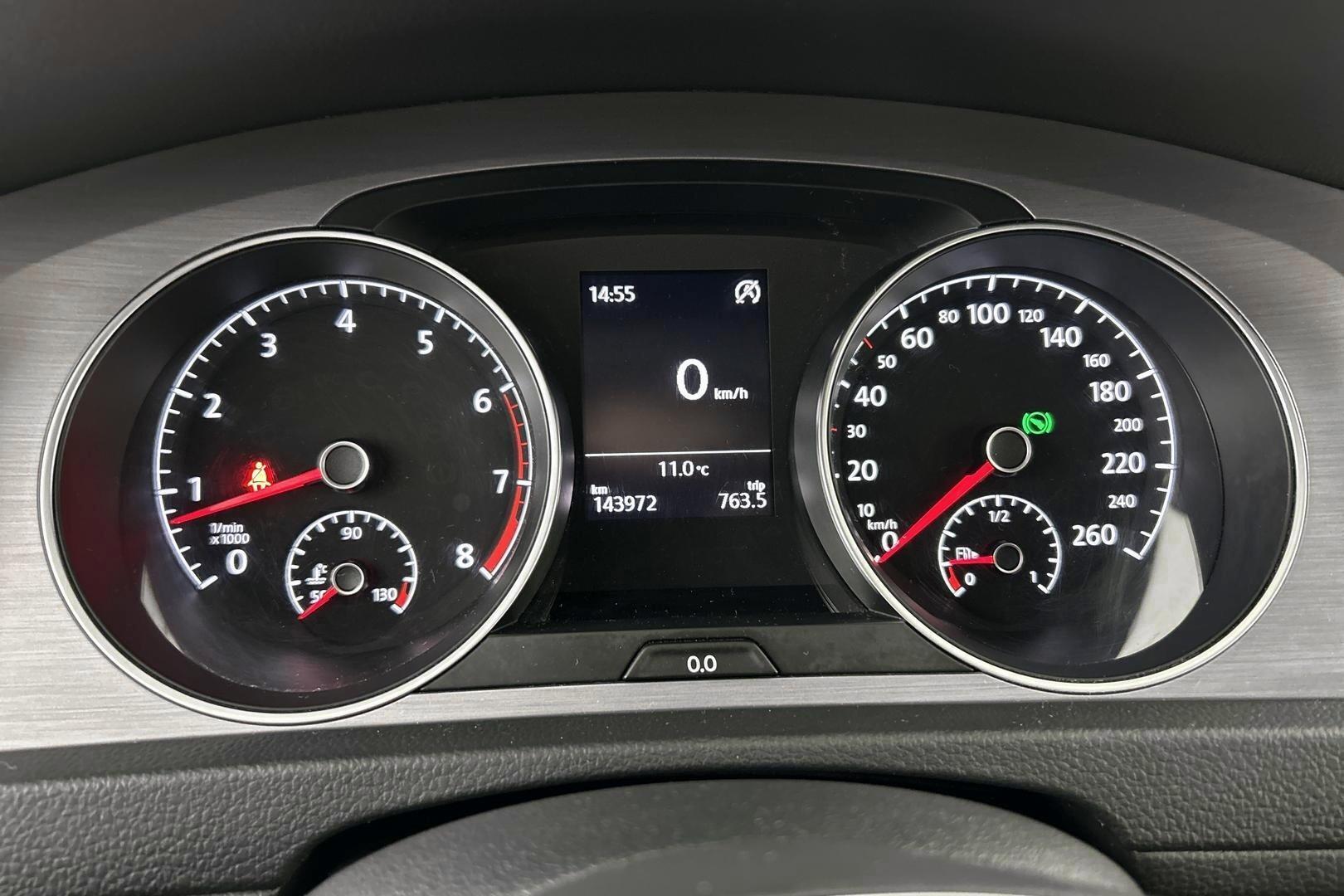 VOLKSWAGEN Golf 2016