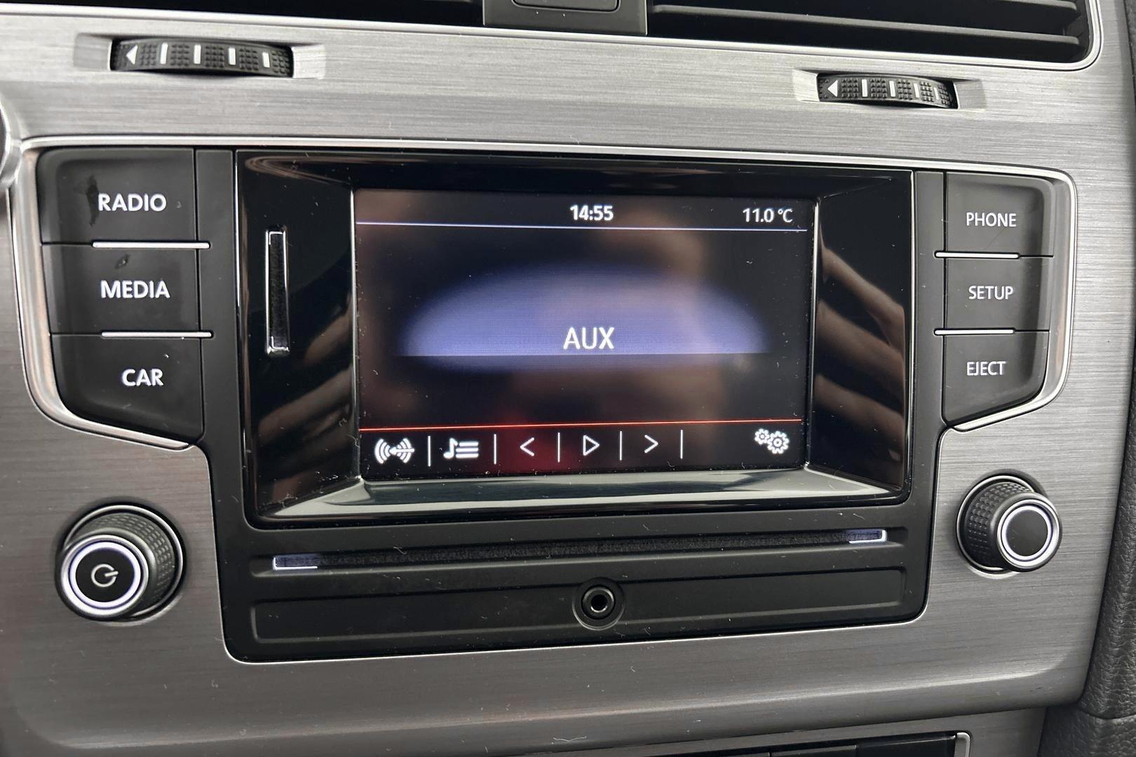 VOLKSWAGEN Golf 2016