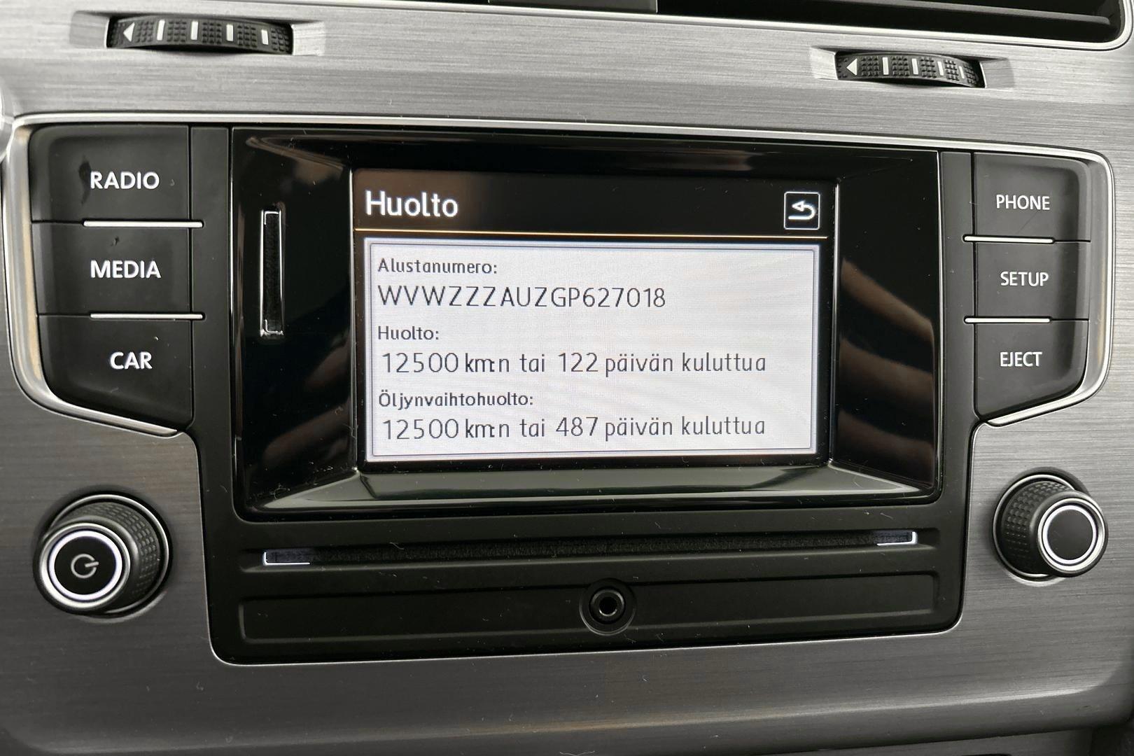 VOLKSWAGEN Golf 2016