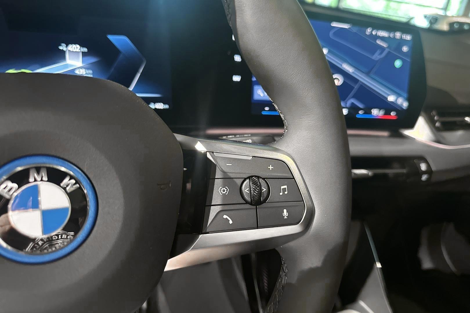 BMW iX2 27