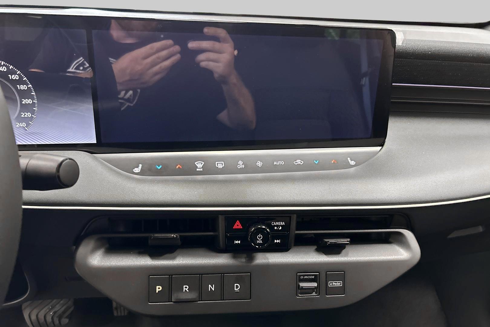 NISSAN Leaf 17