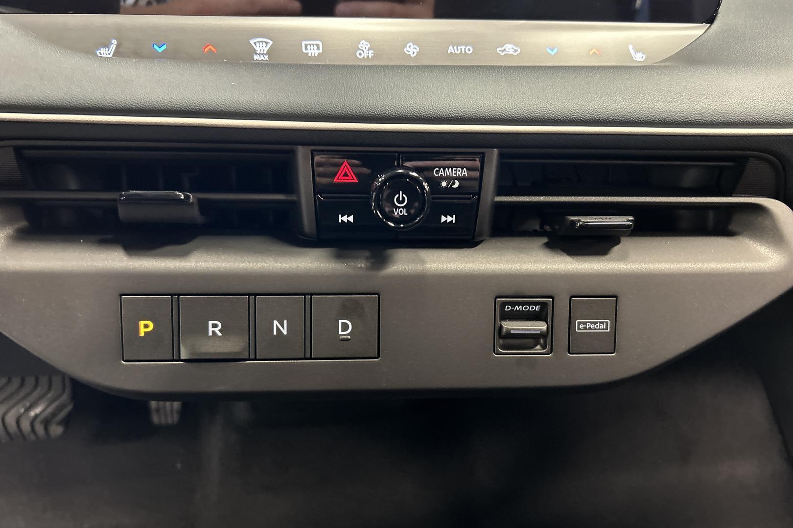 NISSAN Leaf 19
