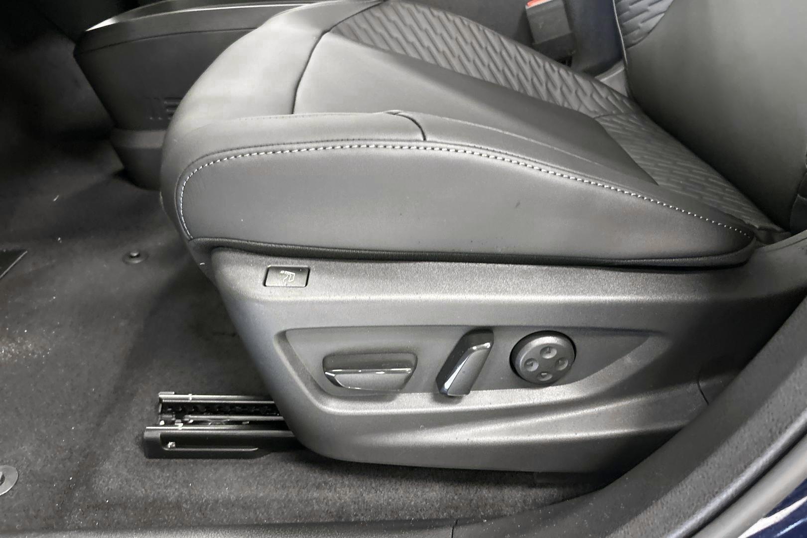 NISSAN Leaf 26