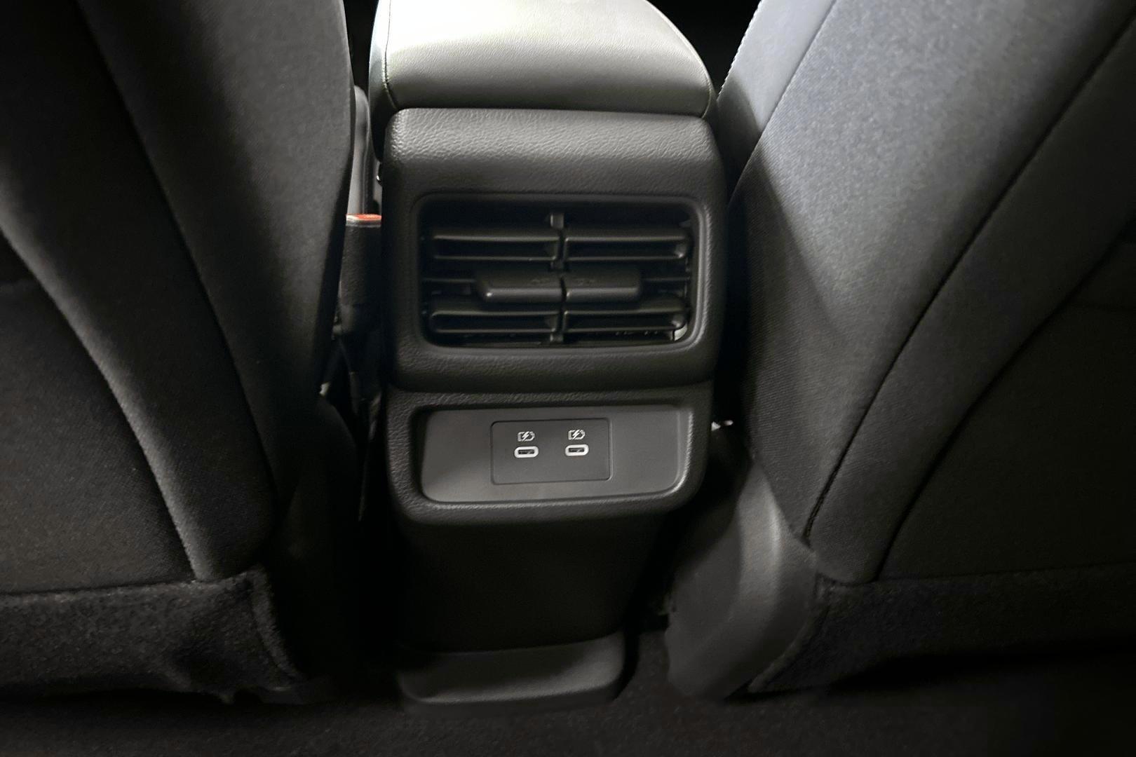 NISSAN Leaf 29