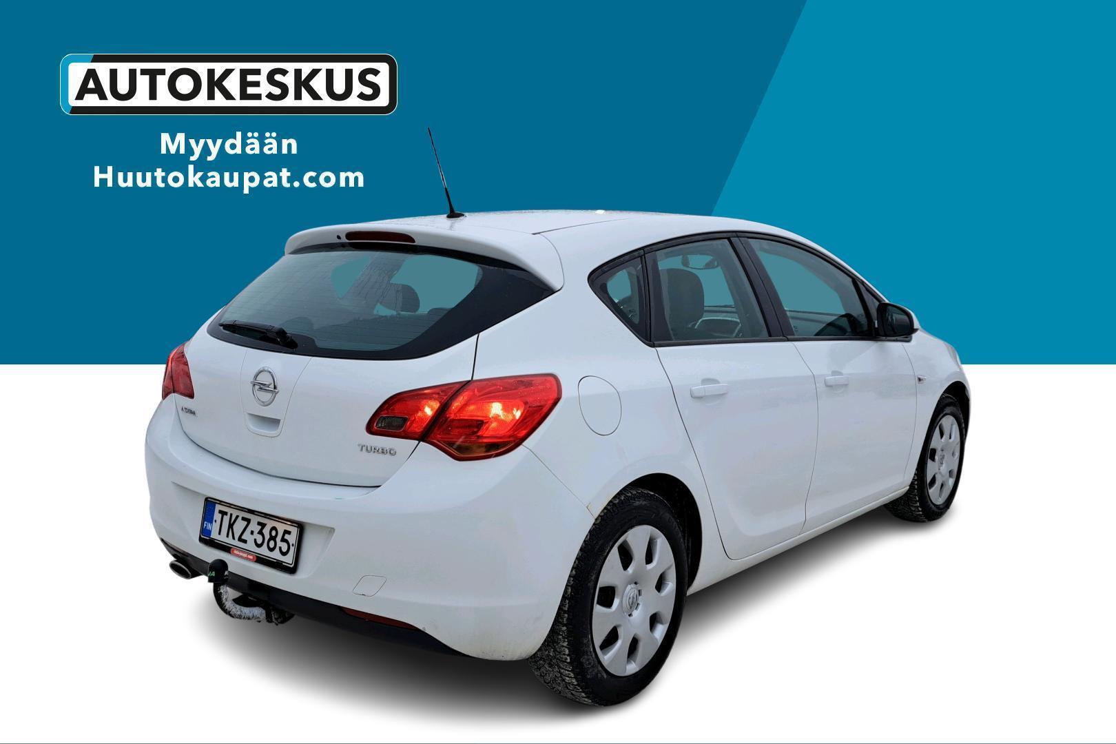 OPEL Astra 2011