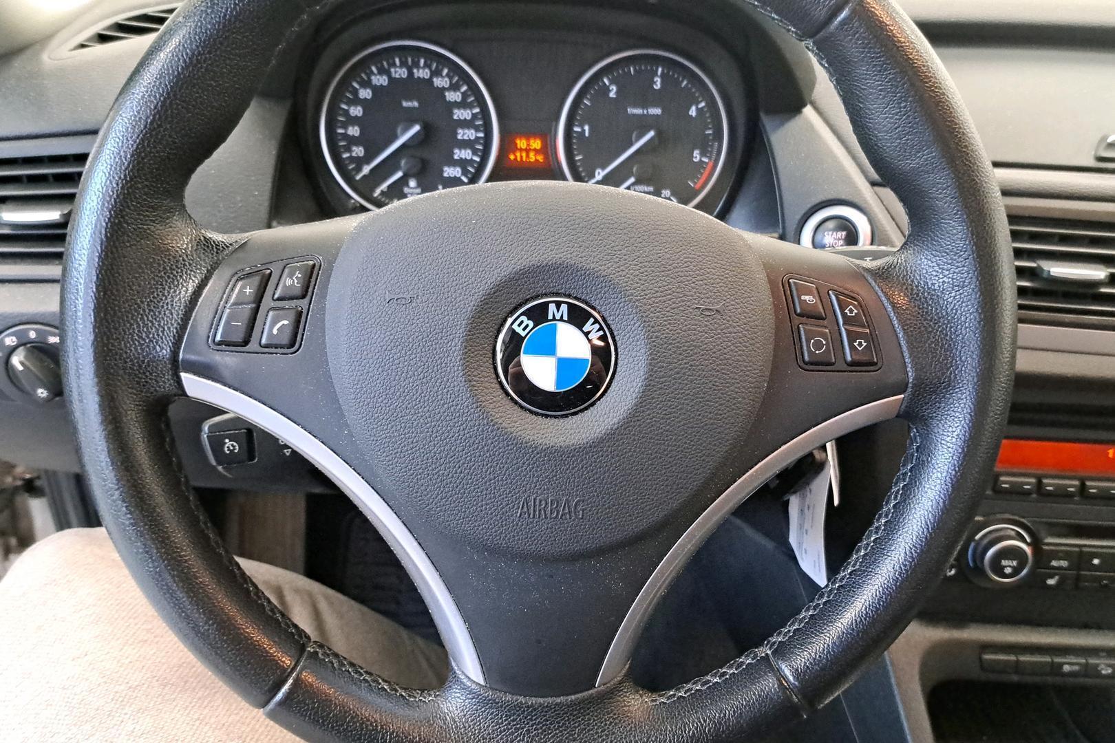 BMW X1 2011