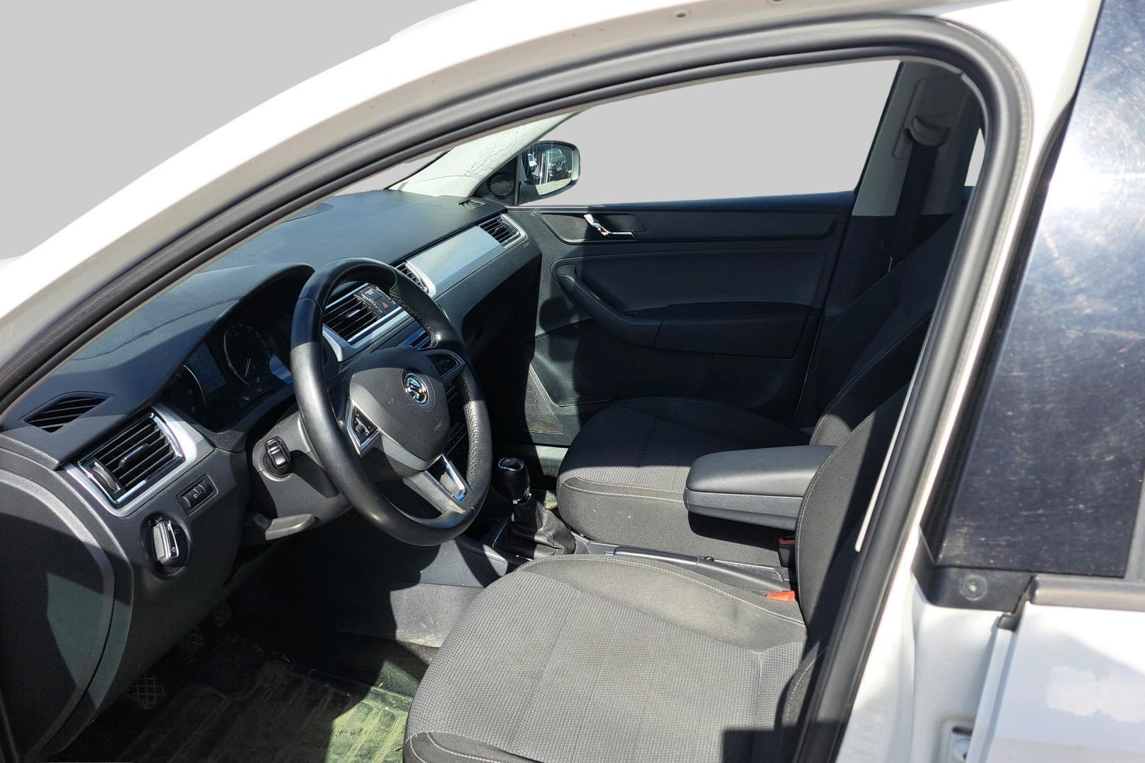 SKODA Rapid 2015