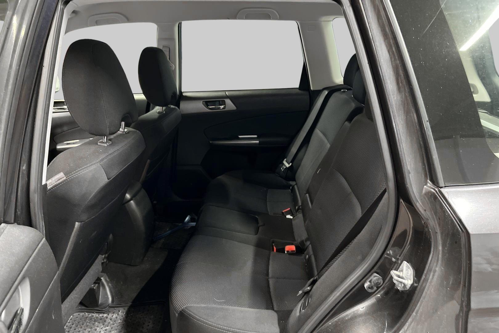 SUBARU Forester 10