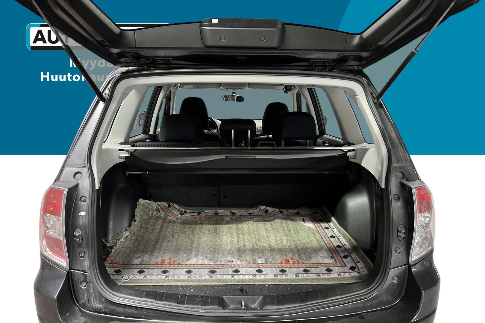 SUBARU Forester 12
