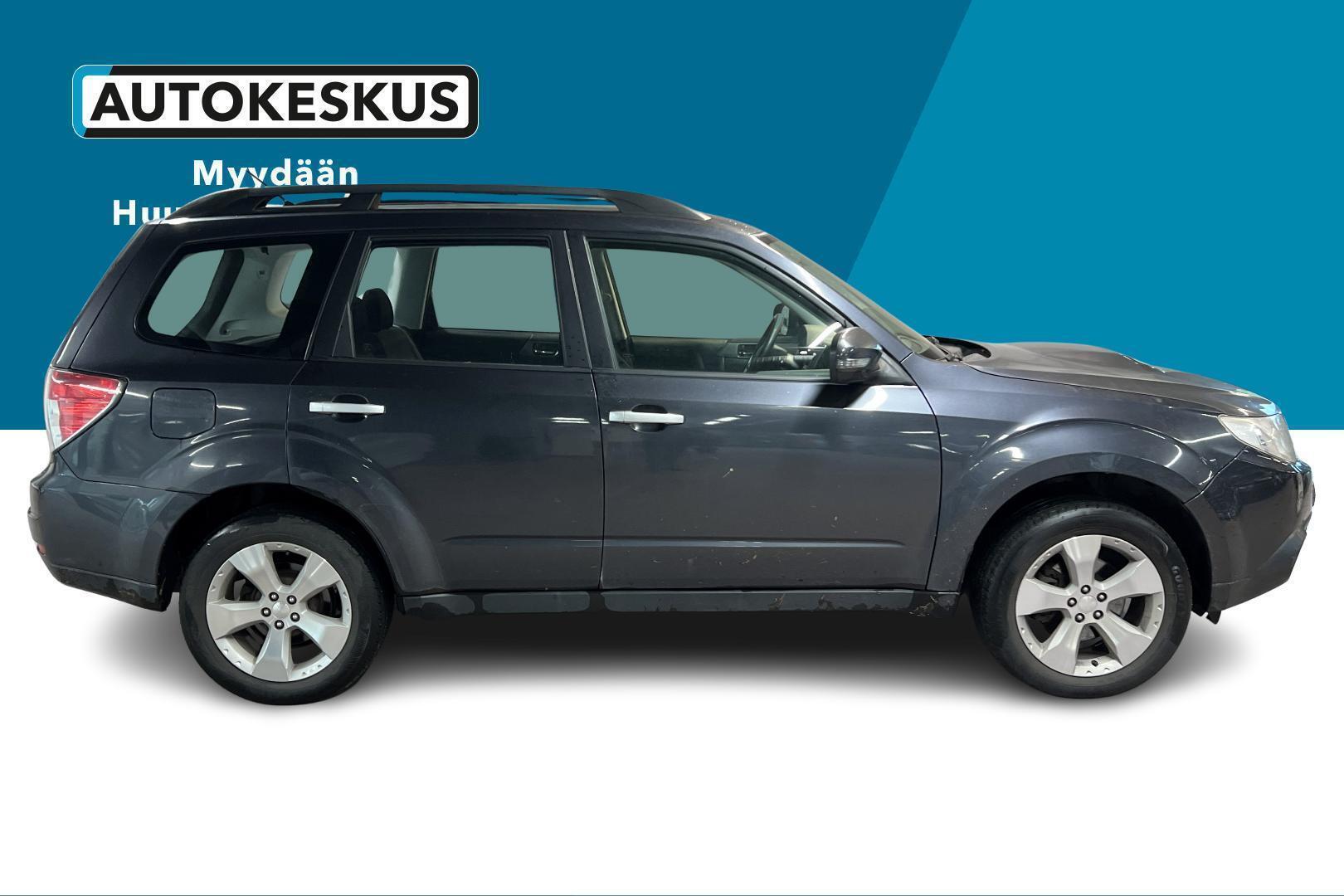 SUBARU Forester 4