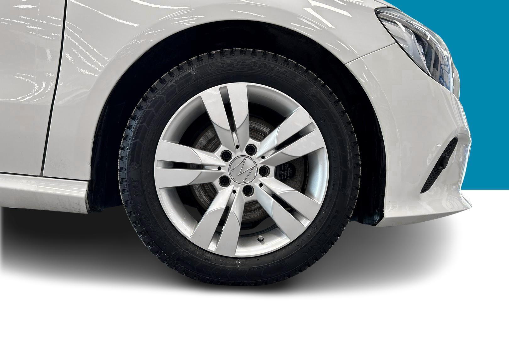 MERCEDES-BENZ A 2017