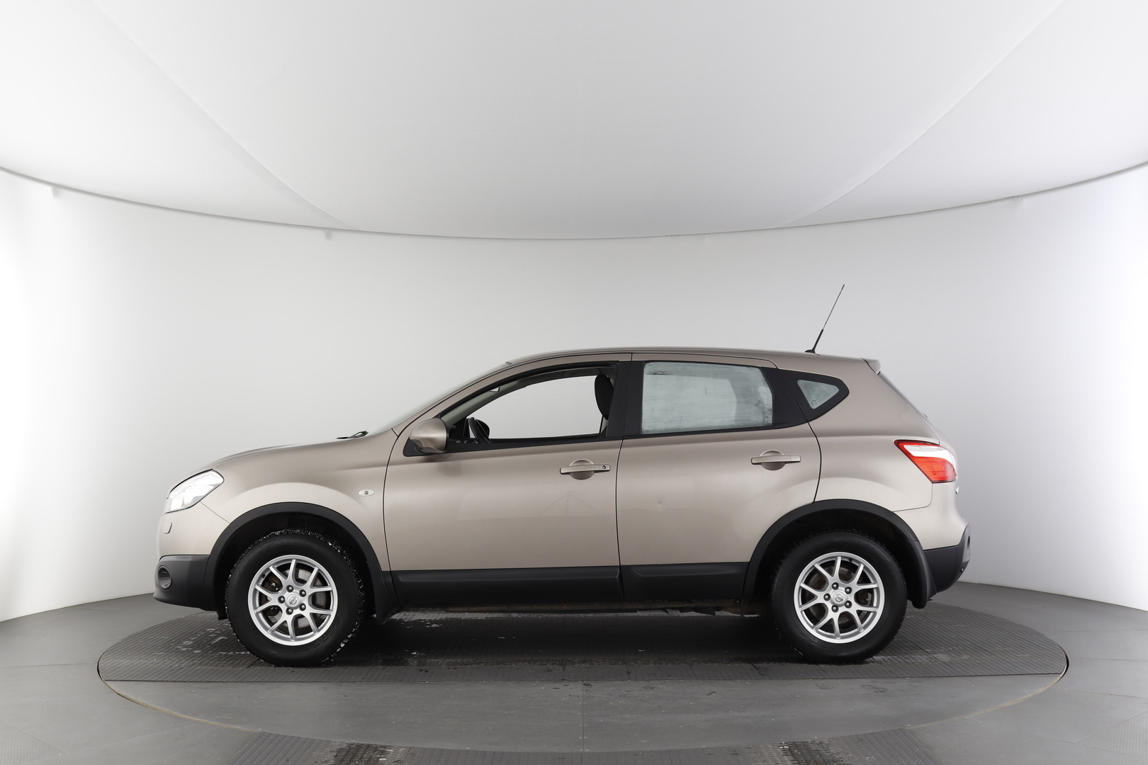 NISSAN Qashqai 2013