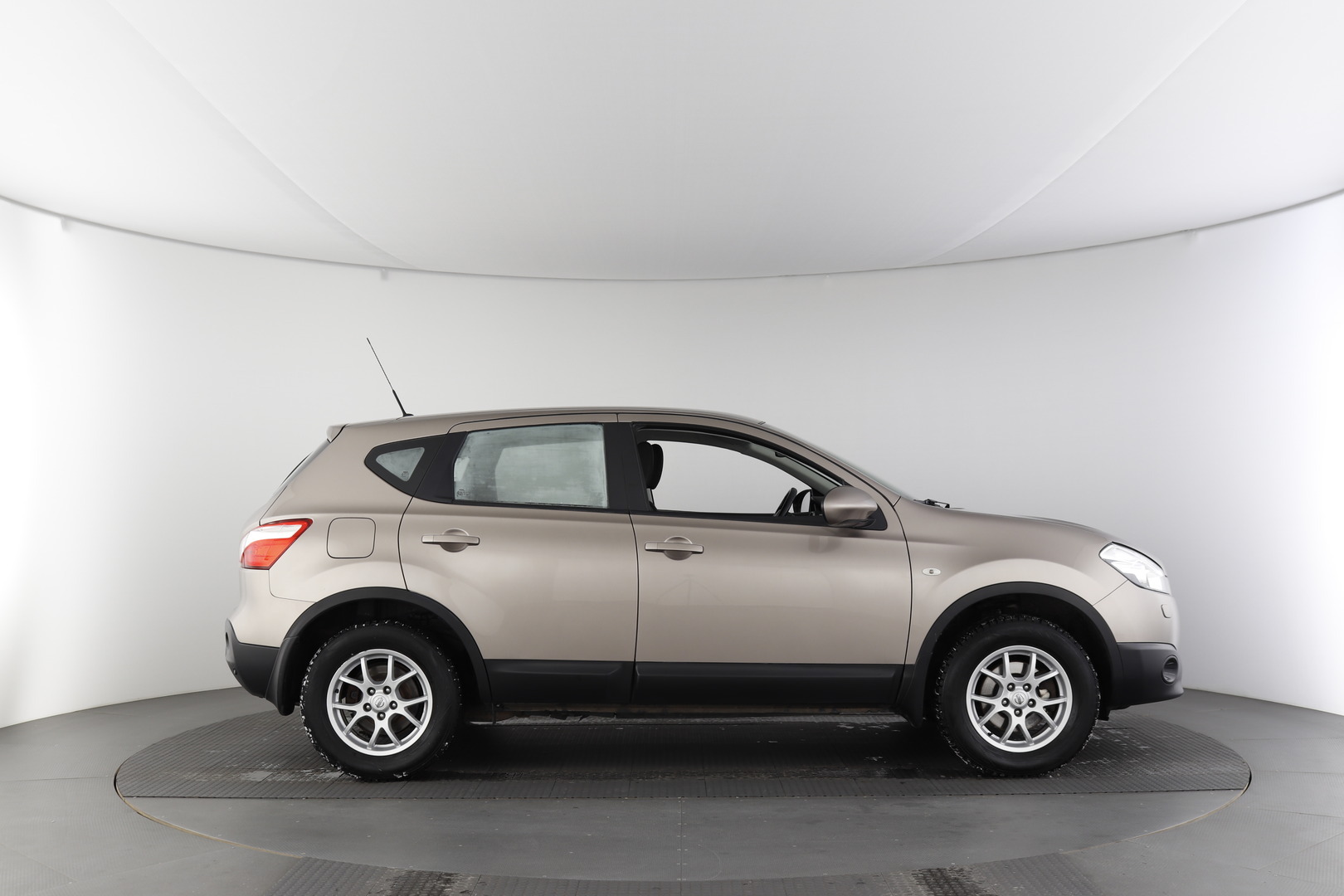 NISSAN Qashqai 2013