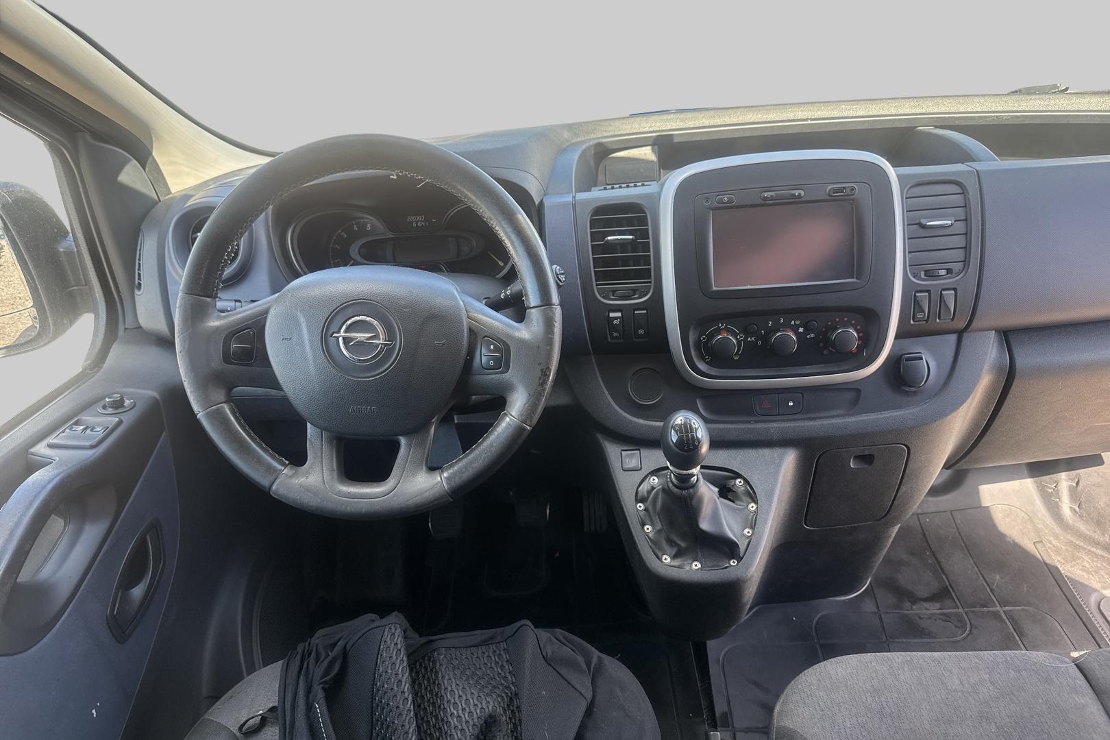 OPEL Vivaro 2015