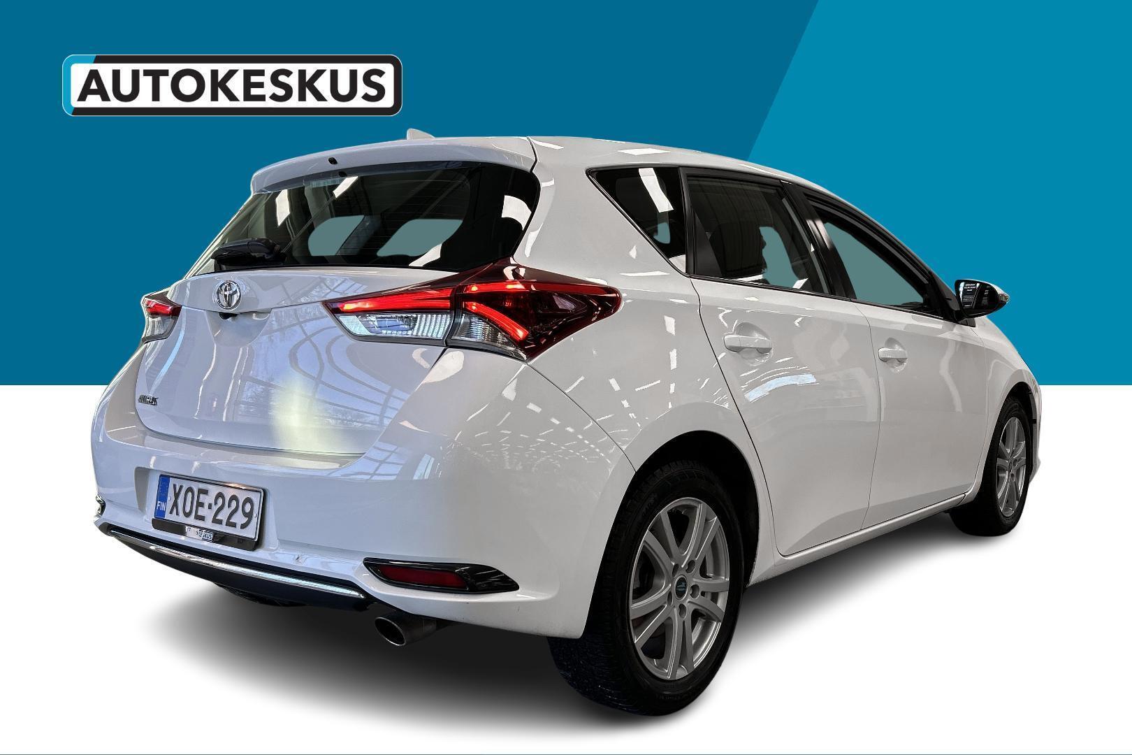 TOYOTA Auris 2017