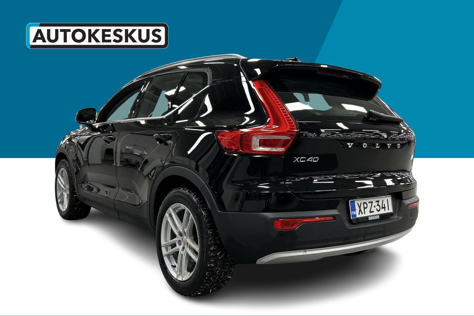 VOLVO XC40 2021