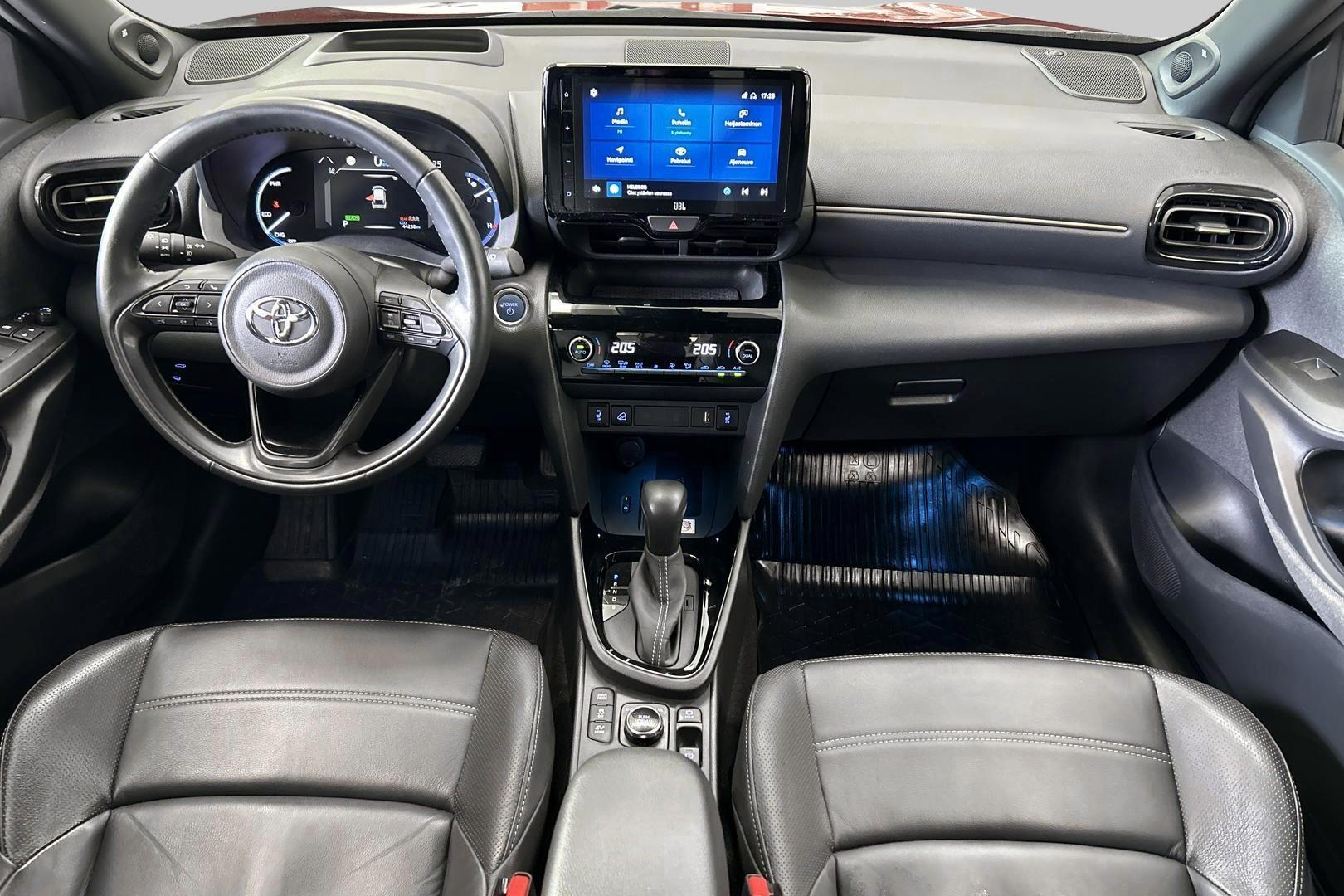 TOYOTA Yaris Cross 2022