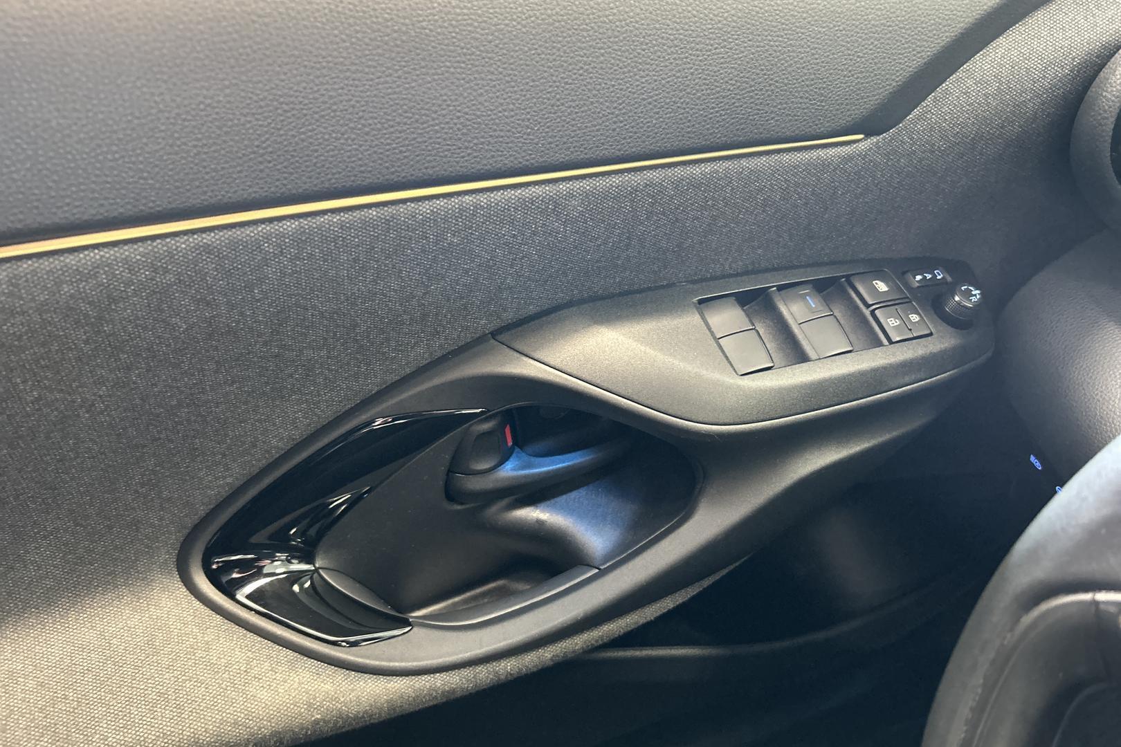 TOYOTA Yaris Cross 2022