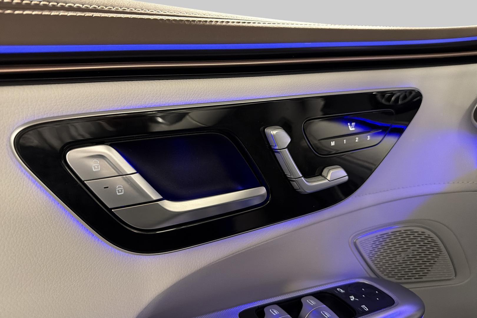 MERCEDES-BENZ EQE SUV 2023
