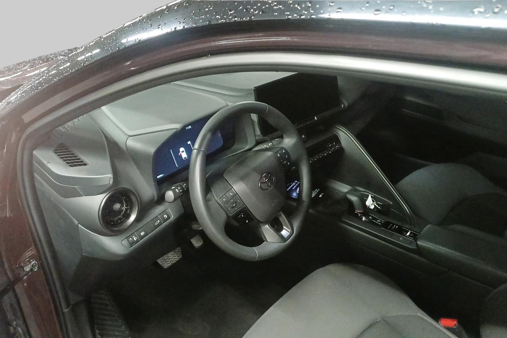 TOYOTA C-HR 2024