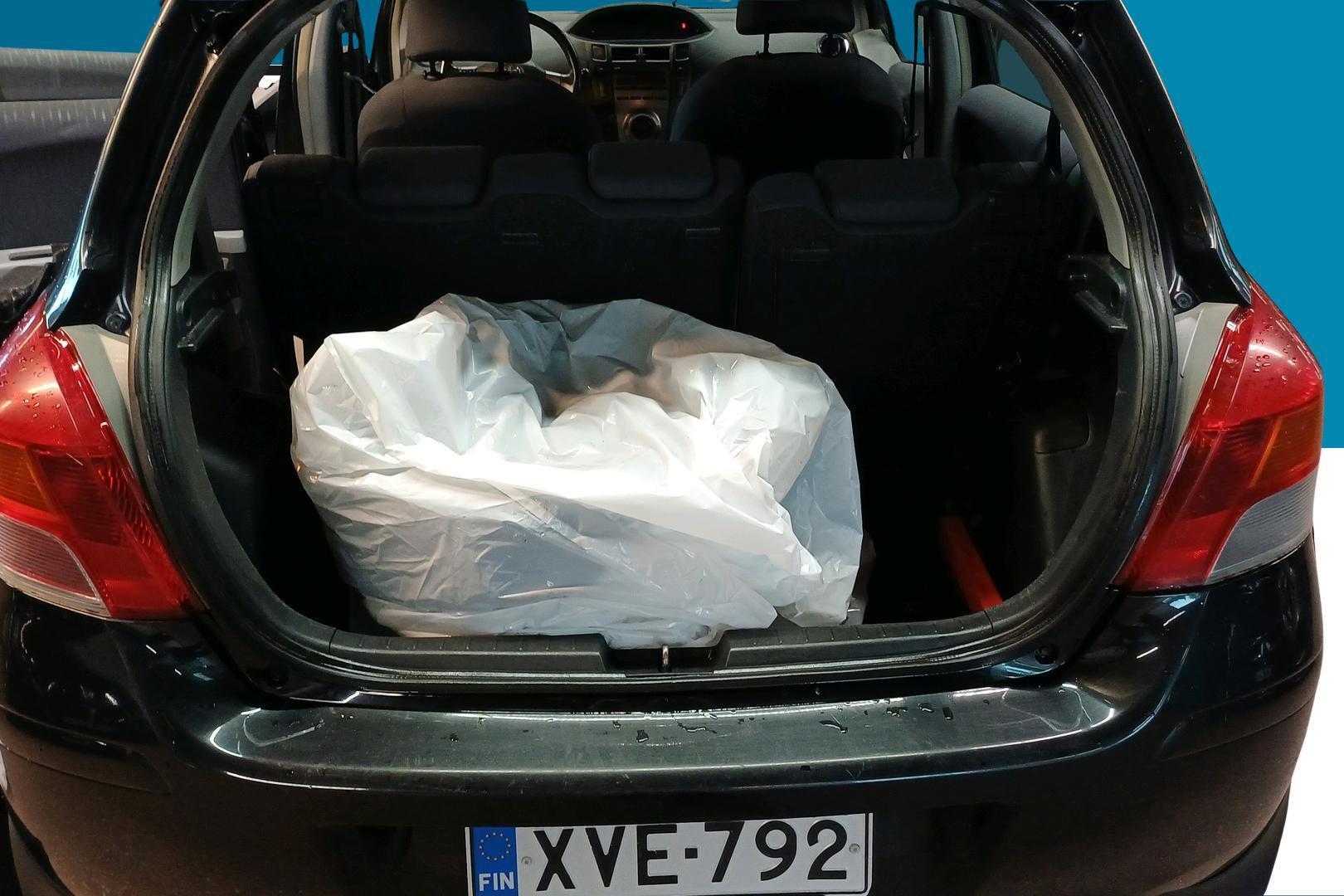 TOYOTA Yaris 2010