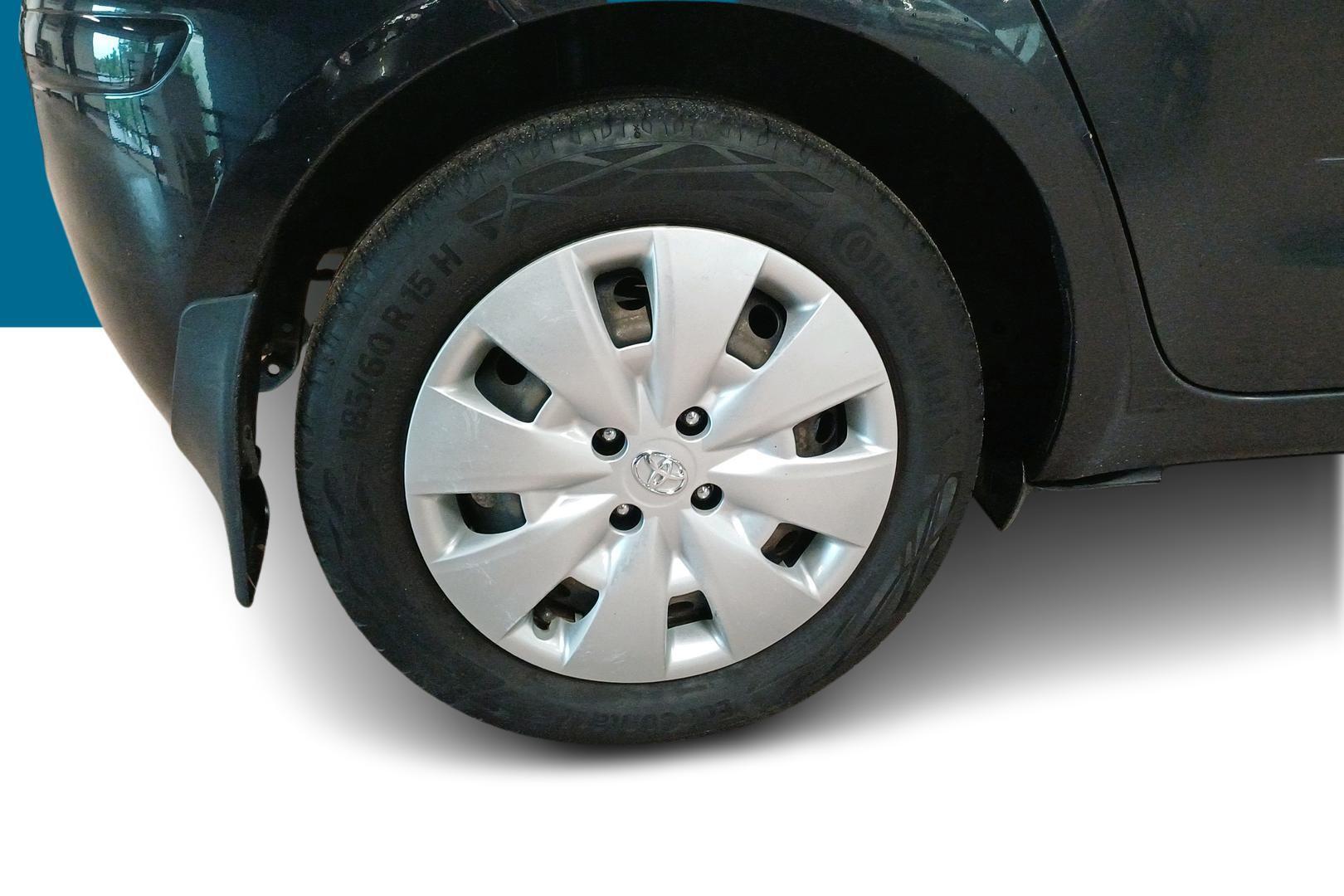 TOYOTA Yaris 2010