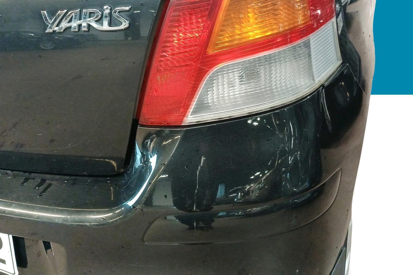 TOYOTA Yaris 2010