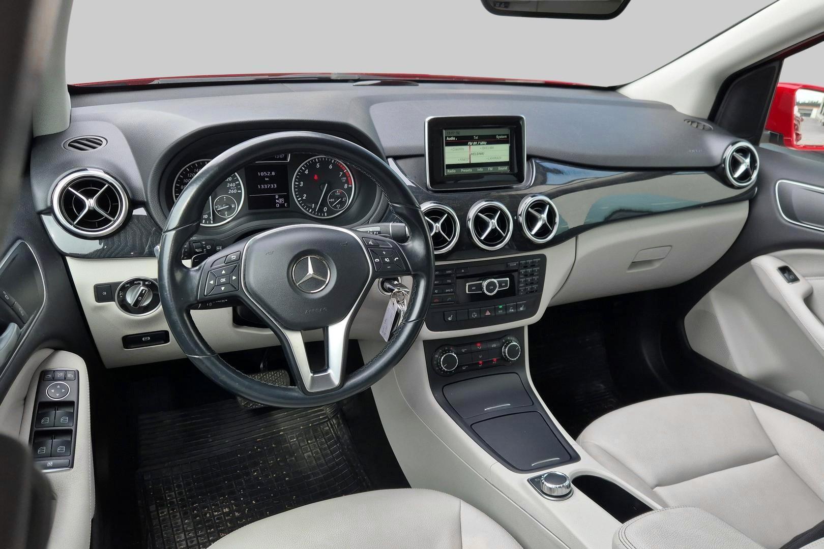 MERCEDES-BENZ B 2014