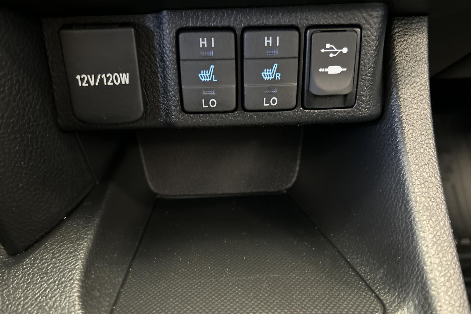 TOYOTA Auris 2015