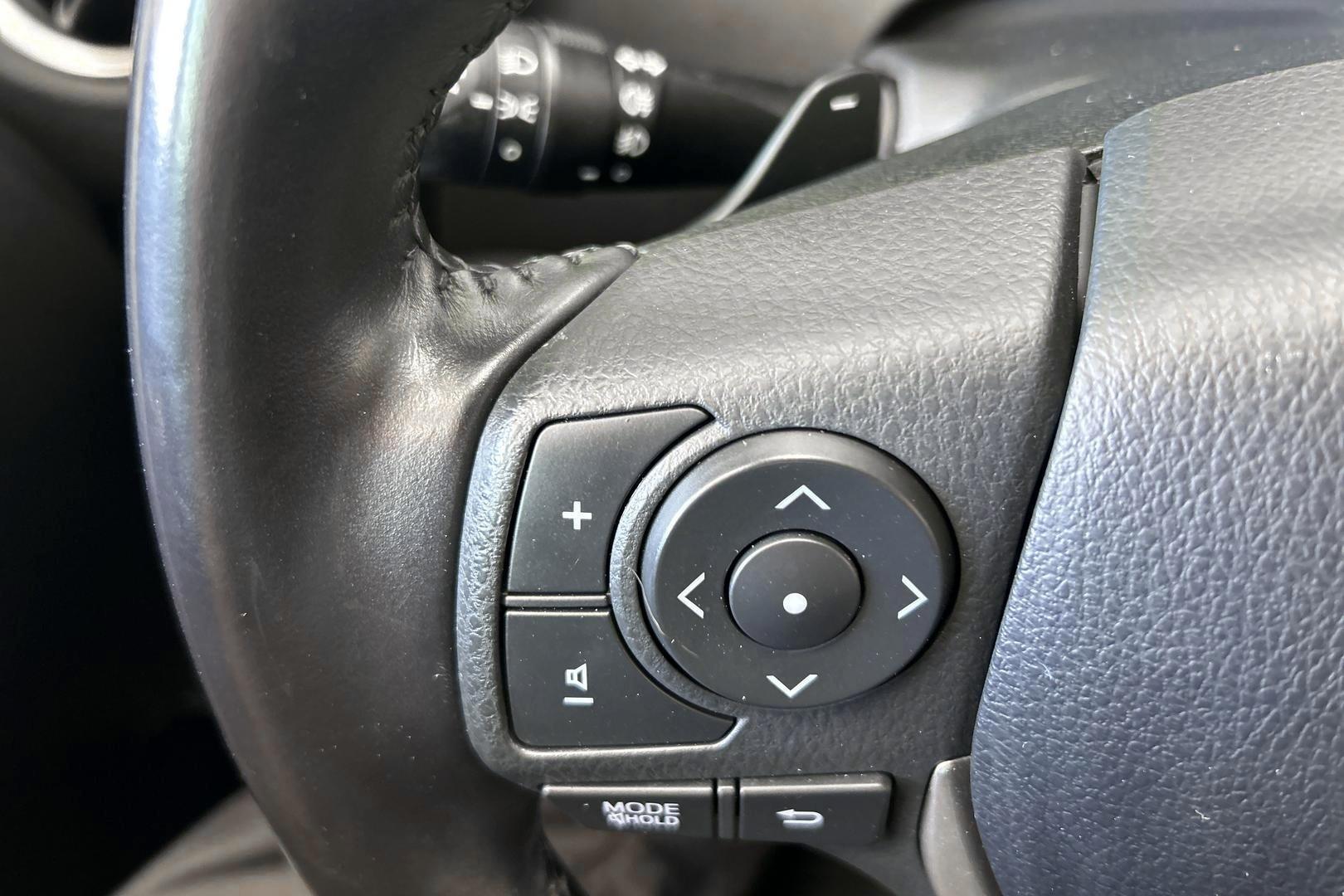 TOYOTA Auris 2015