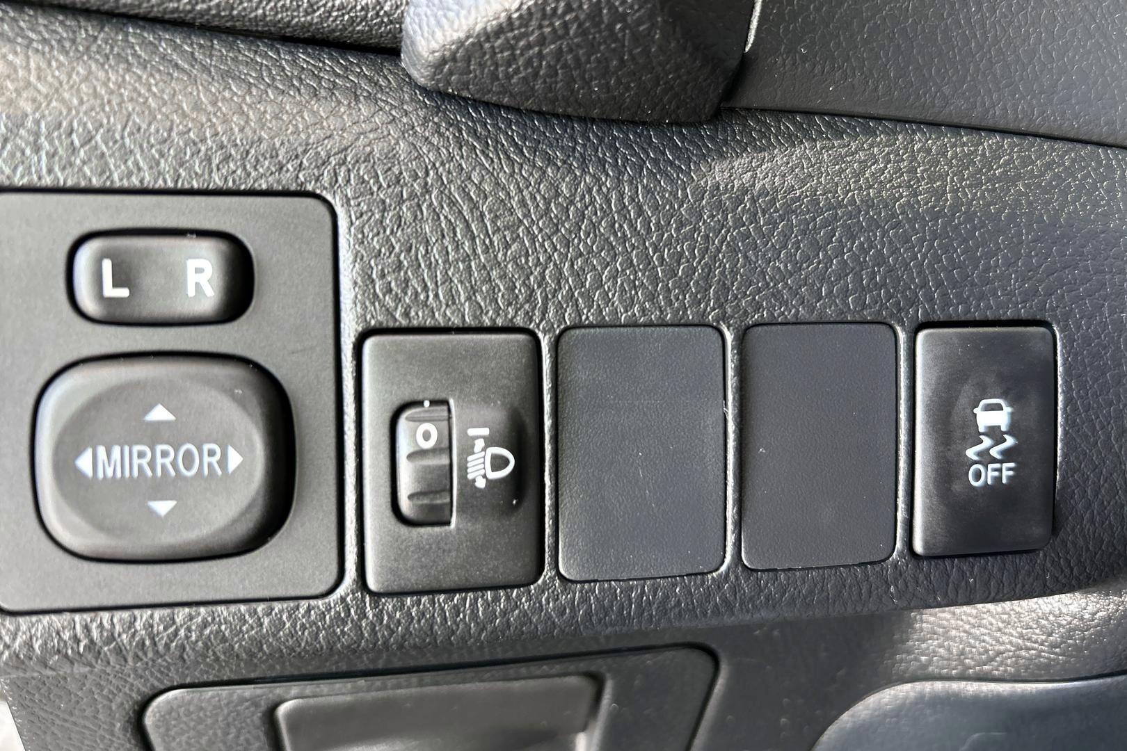 TOYOTA Auris 2015