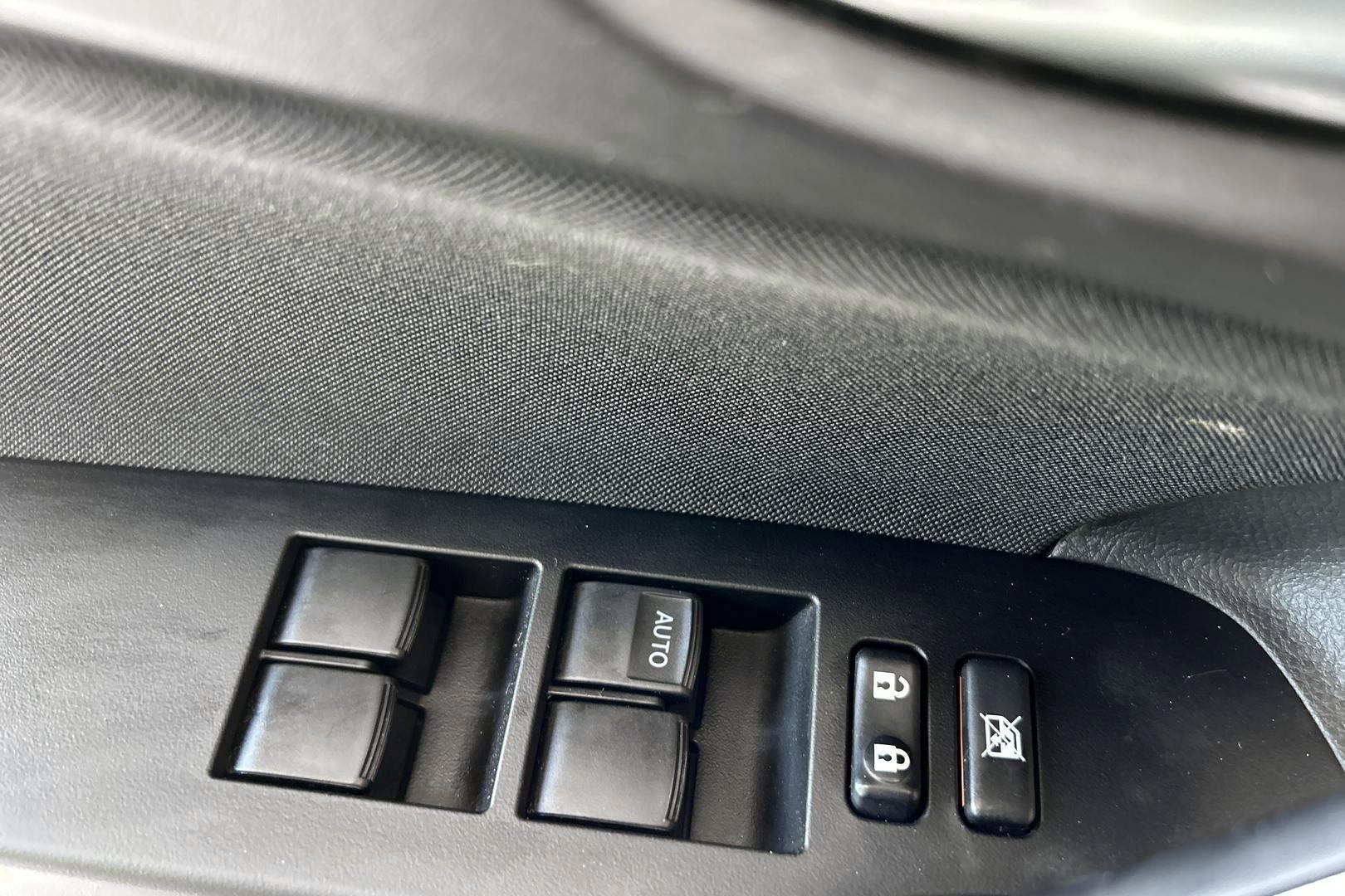 TOYOTA Auris 2015