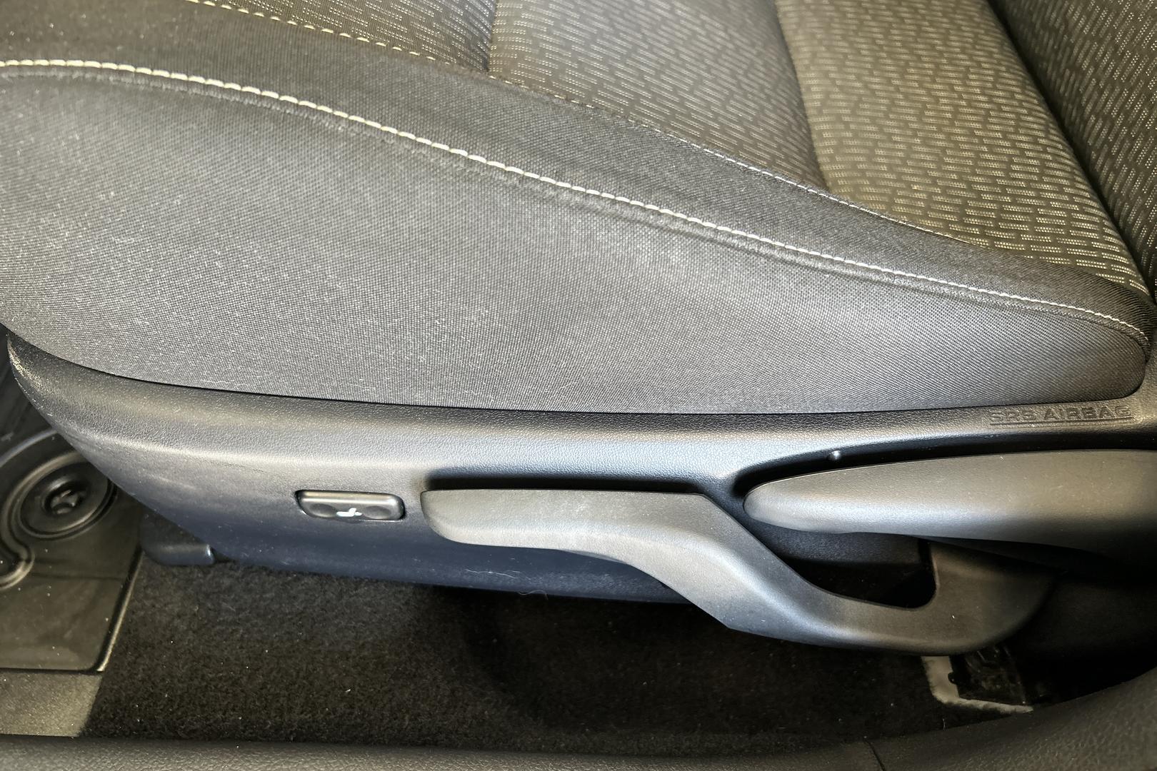 TOYOTA Auris 2015