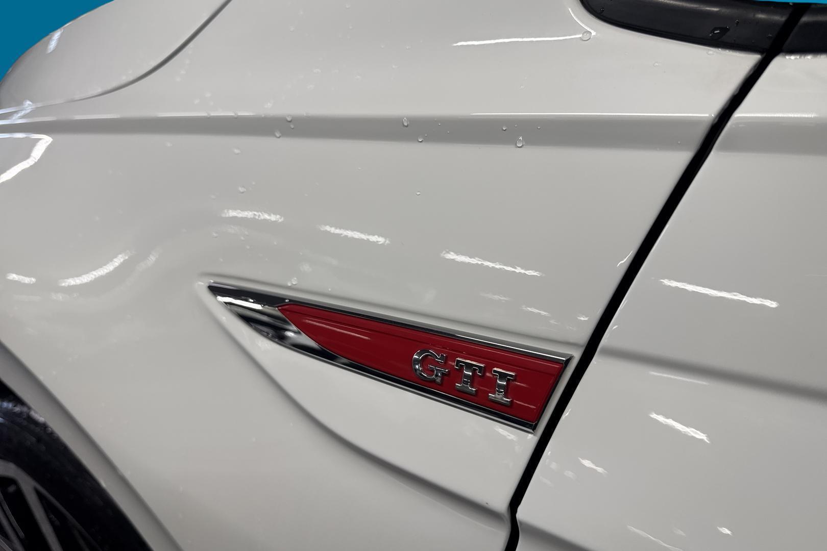 VOLKSWAGEN Polo 14