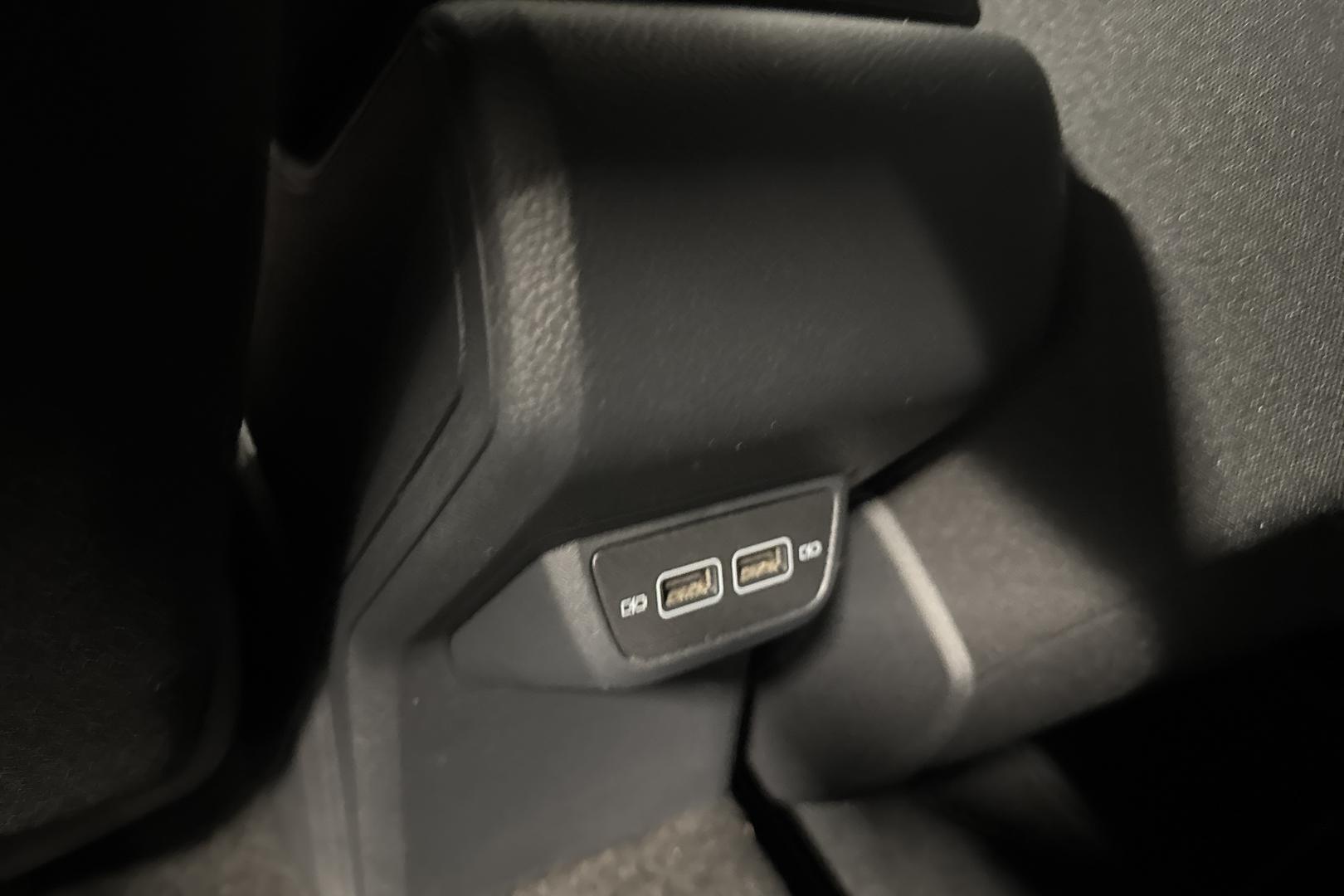 VOLKSWAGEN Polo 19