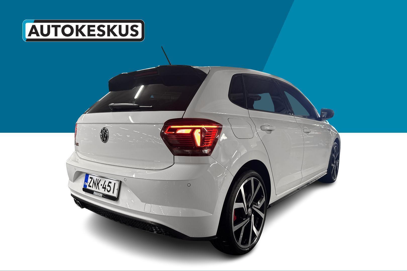 VOLKSWAGEN Polo 5