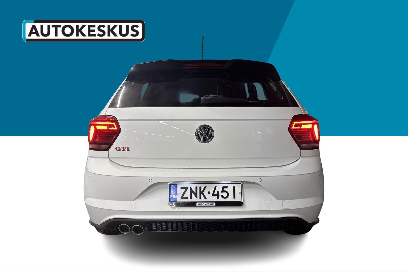 VOLKSWAGEN Polo 6