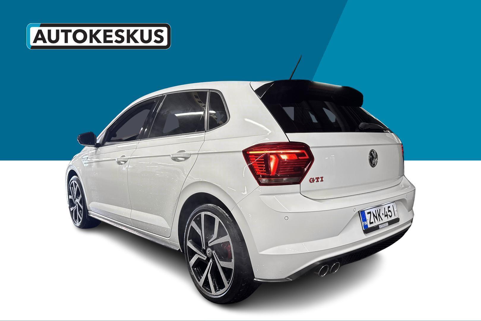 VOLKSWAGEN Polo 7