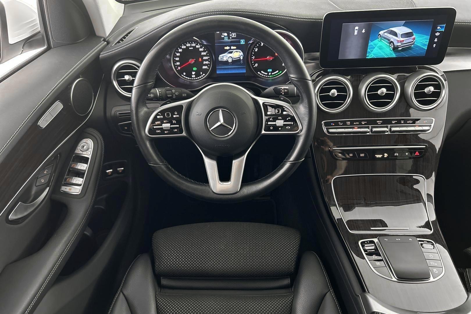 MERCEDES-BENZ GLC 2022
