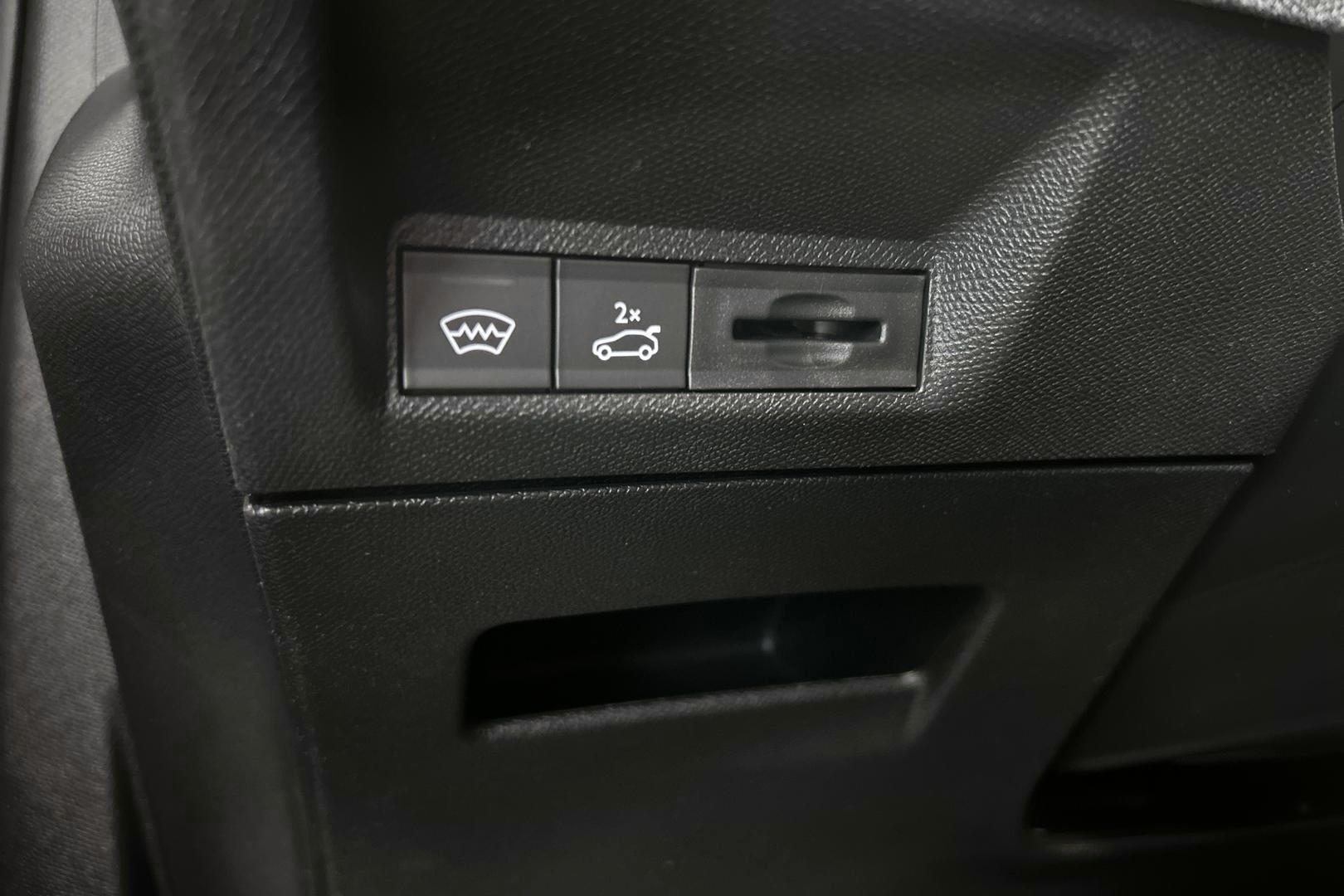 PEUGEOT E-3008 2026