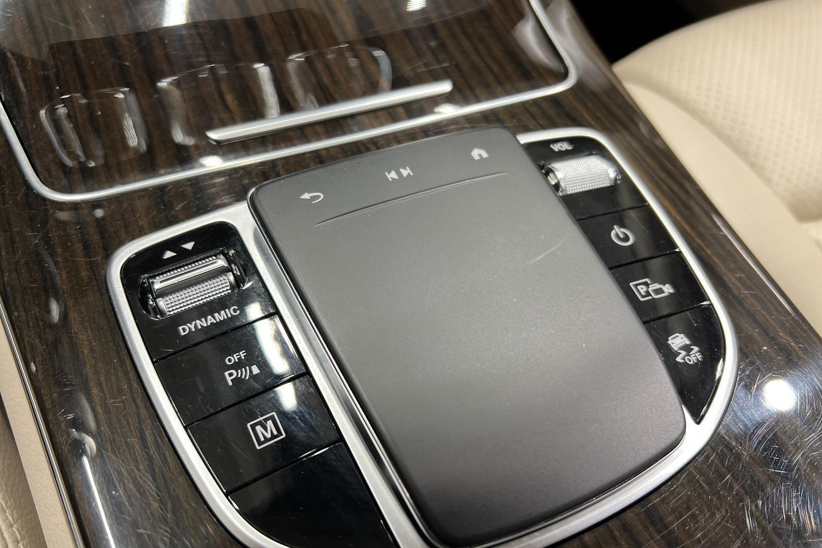 MERCEDES-BENZ GLC 2022