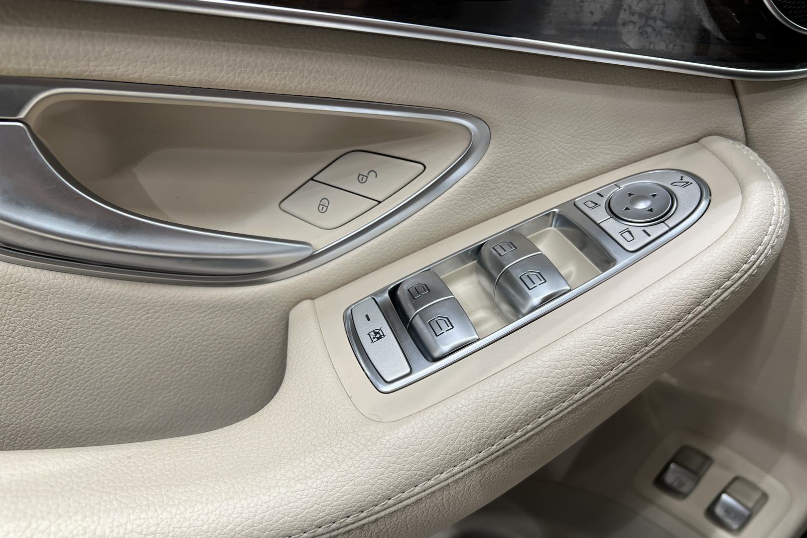MERCEDES-BENZ GLC 2022