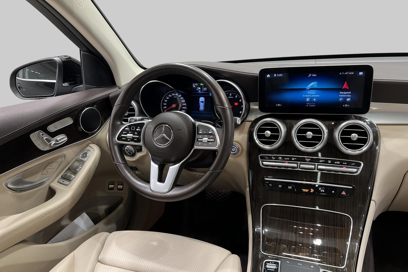 MERCEDES-BENZ GLC 2022