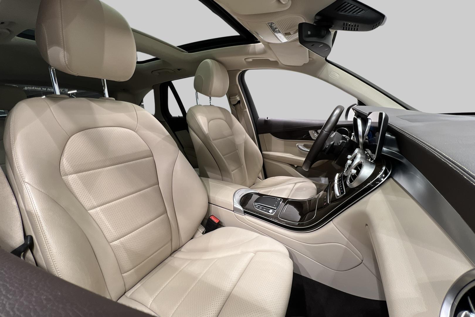 MERCEDES-BENZ GLC 2022
